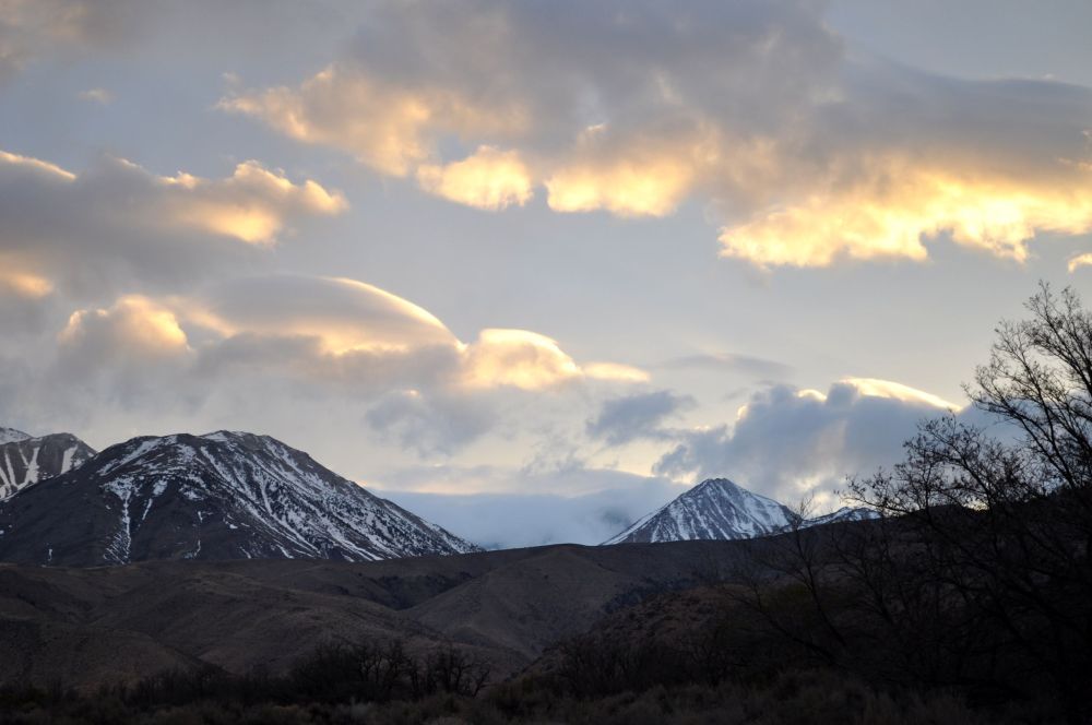 The mountains in a darkening sunset as we made camp in Big Pine