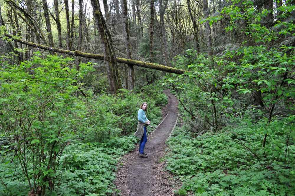 I asked Arno to hold the camera while I took off my fleece and tied it around my waist. He took my photo! Can't trust that guy... ;-)