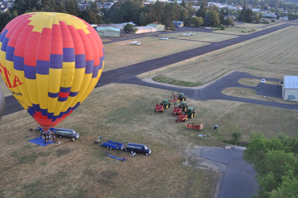 There's our chase crew below, with the blue van