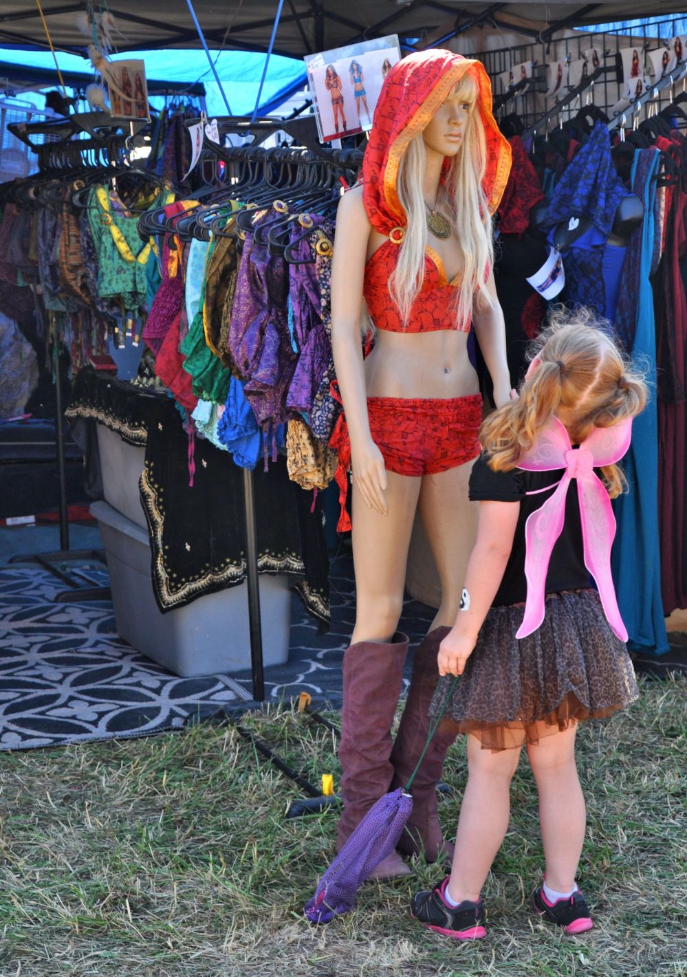 I watched this small faery as she investigated the mannequin. The little one held her hand and talked to her awhile.