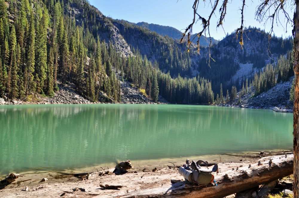 While searching for a way to get to the peninsula, I took off my pack and gazed up at the far end of Nada Lake. Look at my pack there, on her back with her legs curled above her like a dead beetle.