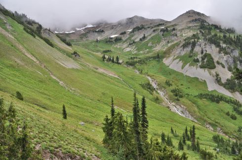 The headwaters of the Cispis River. The PCT arcs around the entire valley, then crosses a saddle to the other side of those mountains.