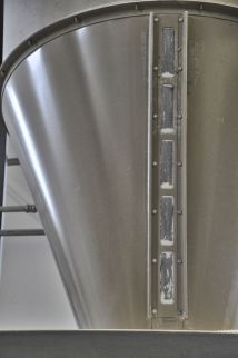 You can see the powder left from polishing.